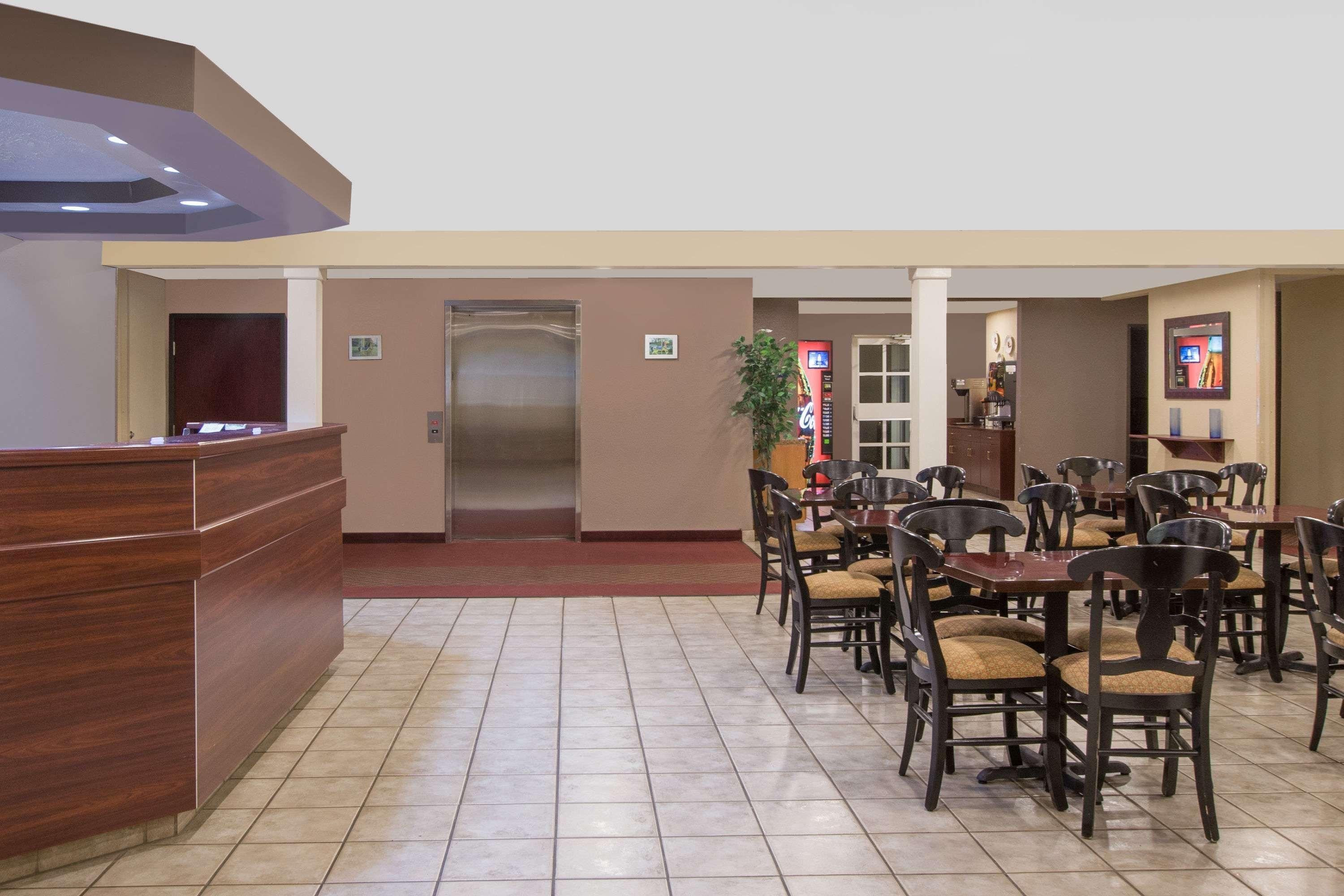 Microtel Inn & Suites - Meridian Eksteriør billede